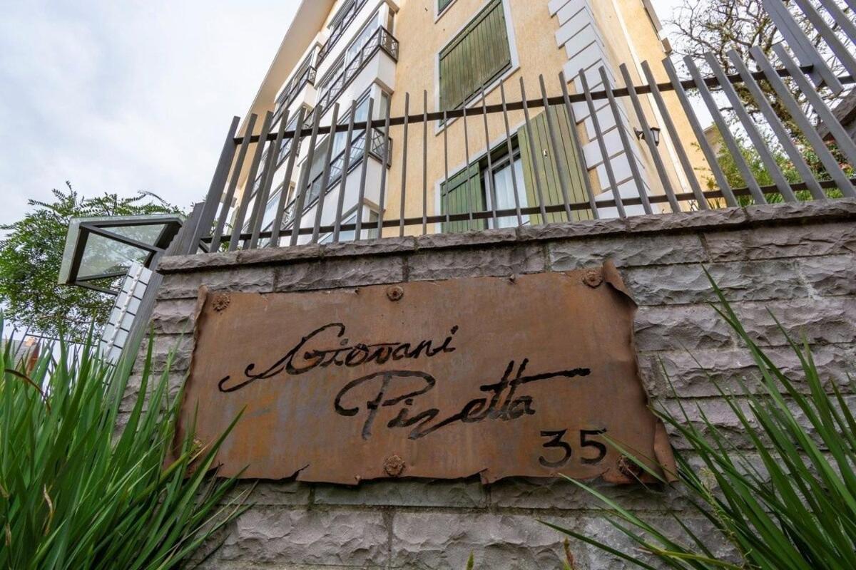 グラマドRosa Edificio Giovani Pizettaアパートメント エクステリア 写真